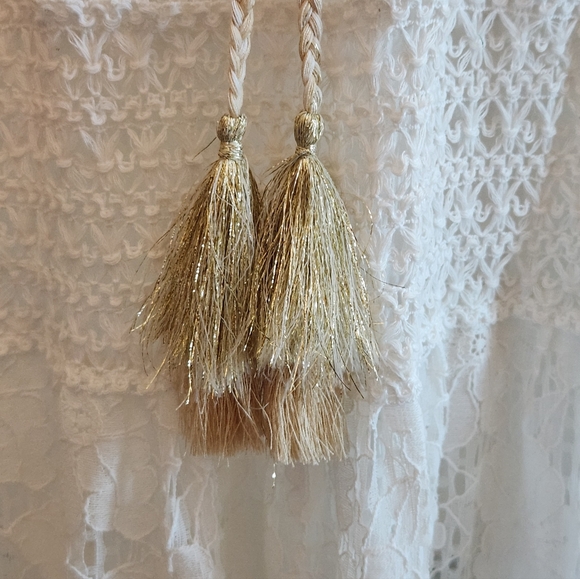 Embellished White Lace Maxi Dress - Picture 3 of 6